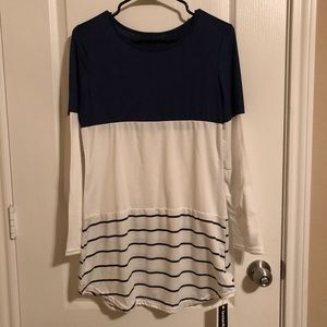 Long sleeved loose shirt